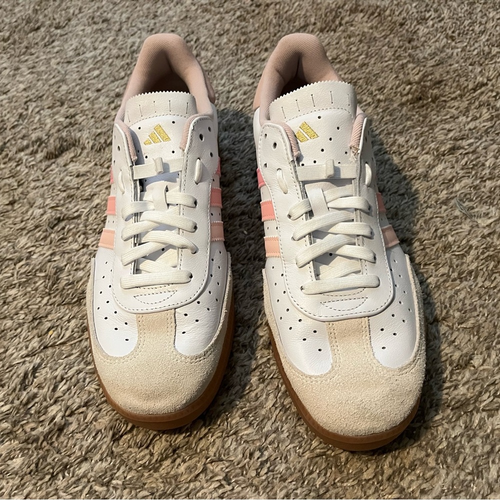 Men's Adidas Velosamba Leather Cloud White / Sandy Pink / Gold Metallic (size 13